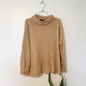 William B Cream Waffle Knit Turtleneck Sweater sz M